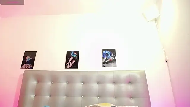 horny-juliette online show from March 31, 3:58 pm