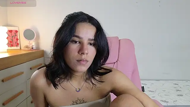 ninapego online show from November 4, 9:35 am