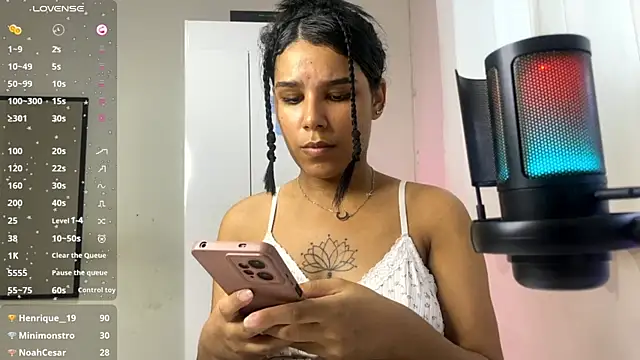 ninapego online show from March 3, 9:02 am