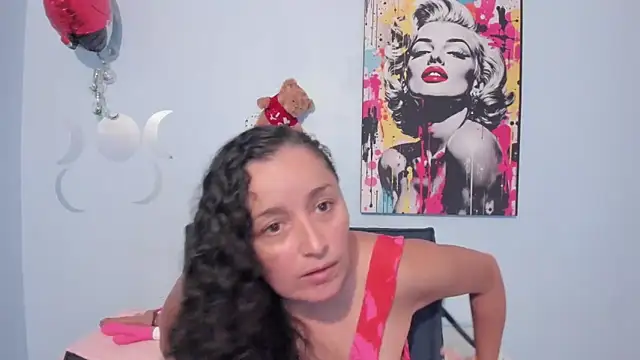 Snapshot of _luna__sweet_ chatting on September 12, 6:18 pm luna sweet online show from September 12, 6:18 pm