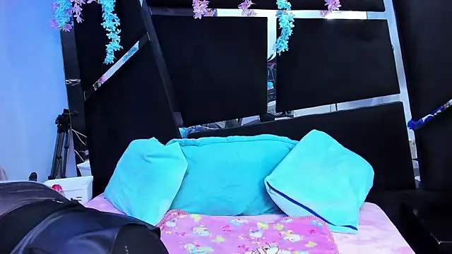 Cocoo Nuth online show from February 15, 3:07 am