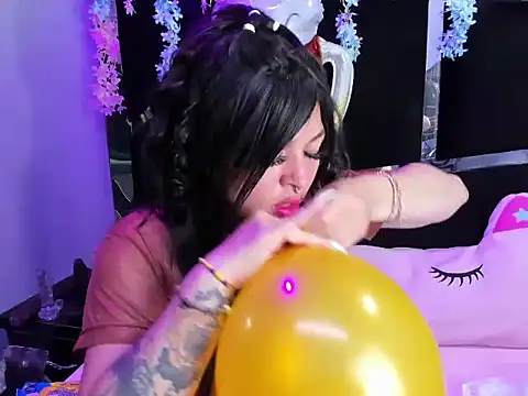 Cocoo Nuth online show from September 28, 3:24 am