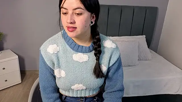 Snapshot of Alli_cooper chatting on June 12, 1:53 pm Alli cooper online show from June 12, 1:53 pm