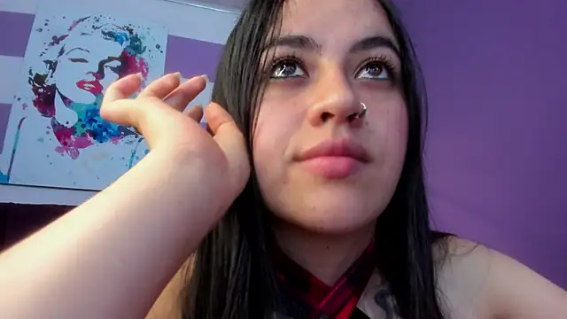 Snapshot of Alli_cooper chatting on February 17, 11:43 pm Alli cooper online show from February 17, 11:43 pm