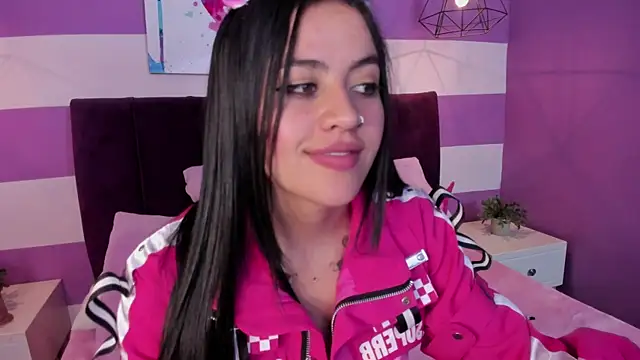 Snapshot of Alli_cooper chatting on February 6, 3:41 pm Alli cooper online show from February 6, 3:41 pm