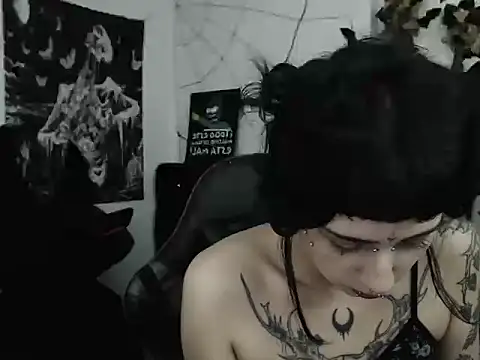 n0sferatus   online show from June 20, 2:49 am
