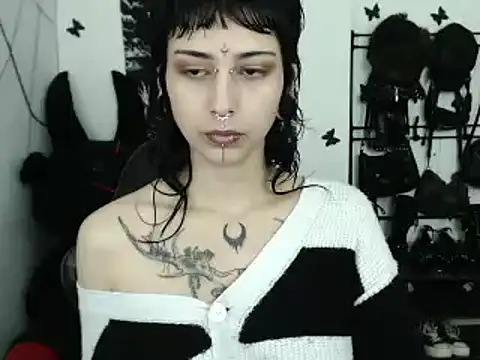 n0sferatus   online show from February 19, 4:09 am