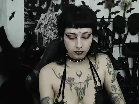 n0sferatus   online show from May 7, 1:54 am