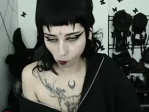 n0sferatus   online show from February 25, 3:07 am