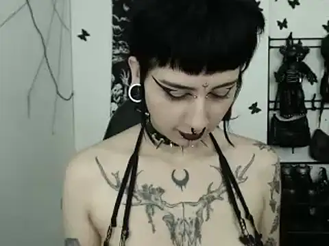 Snapshot of n0sferatus__ chatting on November 28, 3:50 am n0sferatus online show from November 28, 3:50 am