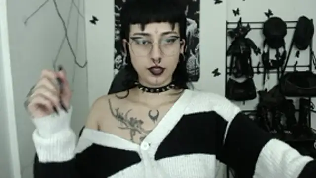 Snapshot of n0sferatus__ chatting on October 31, 10:01 am n0sferatus online show from October 31, 10:01 am