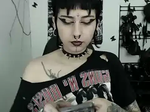 Snapshot of n0sferatus__ chatting on November 13, 3:21 am n0sferatus online show from November 13, 3:21 am