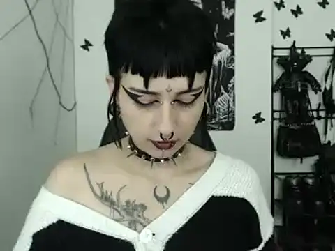 Snapshot of n0sferatus__ chatting on October 29, 3:49 am n0sferatus online show from October 29, 3:49 am