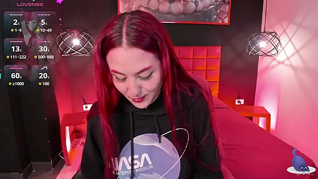 Snapshot of Megan_wolf1_ chatting on November 15, 3:43 am Megan wolf1 online show from November 15, 3:43 am