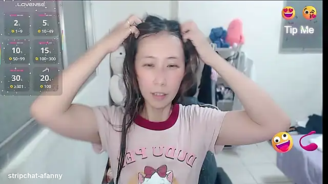 aFanny online show from May 29, 2:34 pm