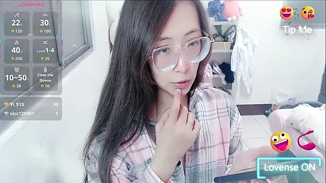 aFanny online show from March 10, 3:16 pm