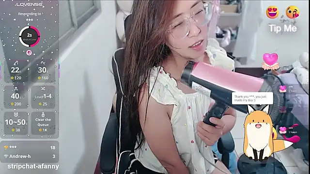 aFanny online show from April 14, 1:38 pm