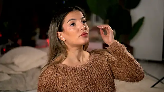 Snapshot of KellyMathews chatting on January 18, 3:10 am KellyMathews online show from January 18, 3:10 am