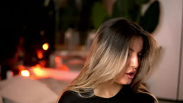 Snapshot of KellyMathews chatting on February 2, 3:16 am KellyMathews online show from February 2, 3:16 am