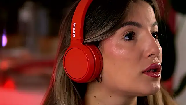 Snapshot of KellyMathews chatting on February 4, 3:12 am KellyMathews online show from February 4, 3:12 am