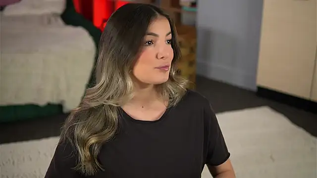 KellyMathews online show from June 4, 2:27 am