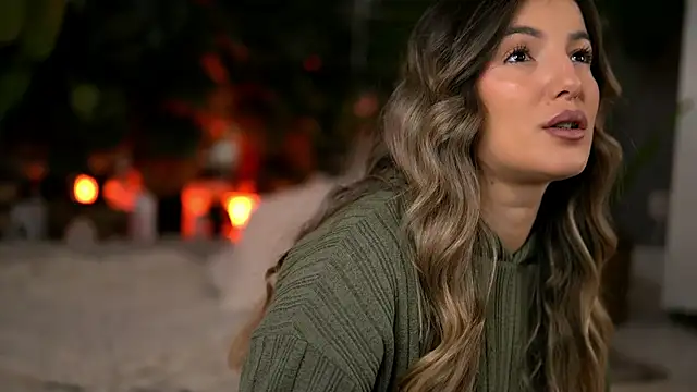 Snapshot of KellyMathews chatting on February 21, 3:08 am KellyMathews online show from February 21, 3:08 am