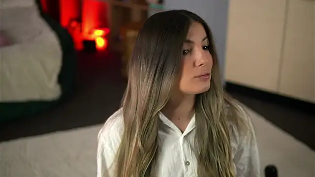 KellyMathews online show from May 30, 2:18 am