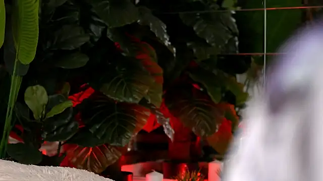 KellyMathews online show from April 10, 1:56 am