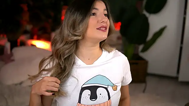 Snapshot of KellyMathews chatting on February 15, 2:34 am KellyMathews online show from February 15, 2:34 am