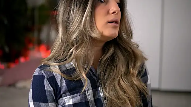 KellyMathews online show from March 20, 3:18 am