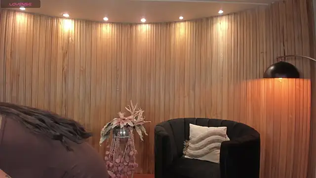 Snapshot of AmberLewis_ chatting on November 11, 3:01 am AmberLewis online show from November 11, 3:01 am