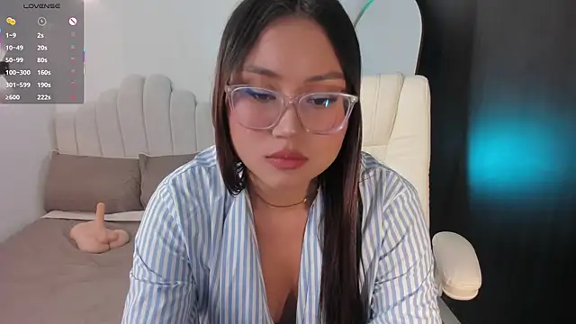 AmberLewis  online show from May 11, 1:18 am