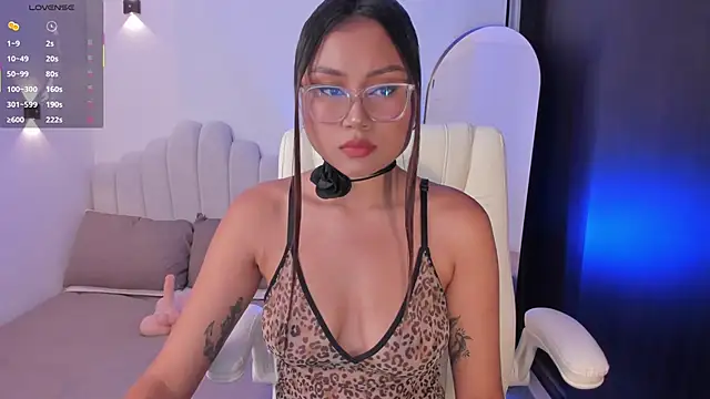 AmberLewis  online show from May 18, 12:11 am