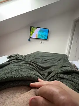 Snapshot of Nemadokmeg1111 chatting on January 4, 9:10 am Nemadokmeg1111 online show from January 4, 9:10 am