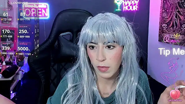 chaymae nah  online show from April 12, 3:21 am