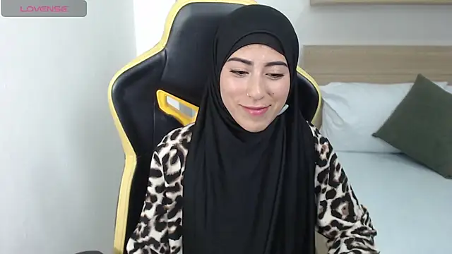 Snapshot of chaymae_nah_ chatting on March 21, 12:28 pm chaymae nah online show from March 21, 12:28 pm