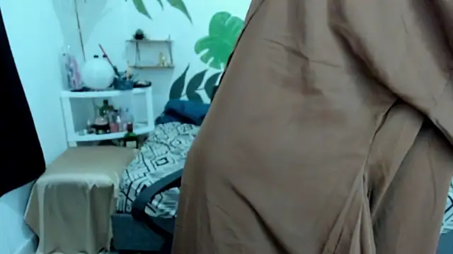 chaymae nah  online show from December 2, 5:20 am