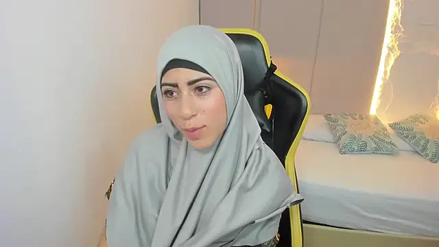 Snapshot of chaymae_nah_ chatting on January 24, 3:45 pm chaymae nah online show from January 24, 3:45 pm