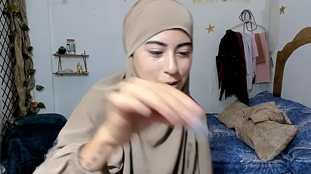 Snapshot of chaymae_nah_ chatting on September 23, 10:50 pm chaymae nah online show from September 23, 10:50 pm