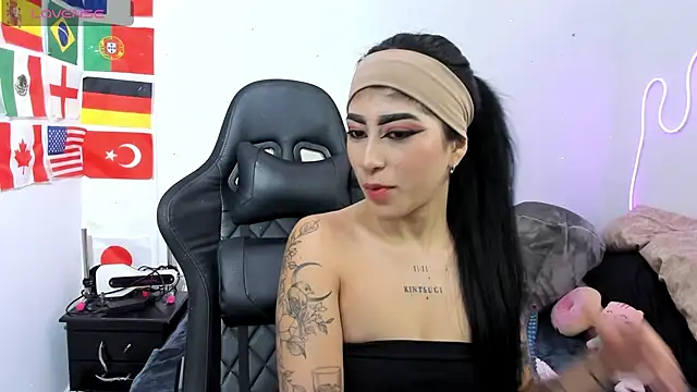chaymae nah  online show from July 1, 12:49 pm