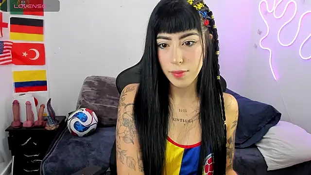 chaymae nah  online show from July 7, 9:07 pm