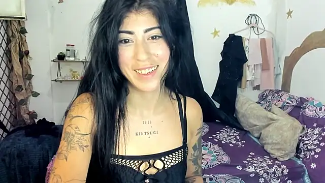Snapshot of chaymae_nah_ chatting on September 15, 4:02 am chaymae nah online show from September 15, 4:02 am