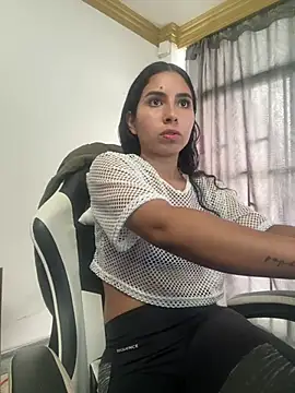bella-black online show from June 3, 3:39 pm