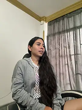 bella-black online show from April 15, 1:59 pm