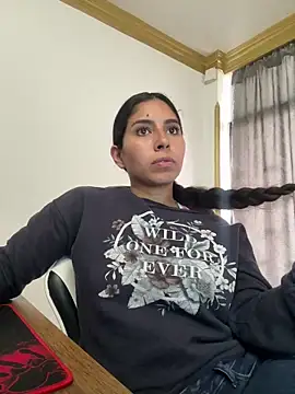 bella-black online show from May 21, 4:04 pm