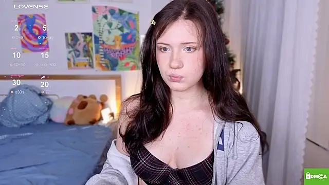 HanahCute online show from December 2, 2:23 am