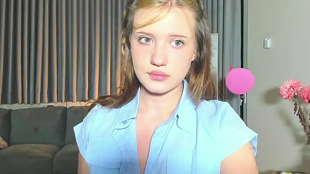 Snapshot of HanahCute chatting on March 22, 10:26 pm HanahCute online show from March 22, 10:26 pm