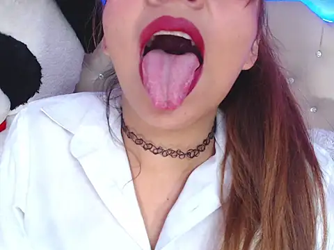 ameliefederline11 online show from December 20, 1:47 pm