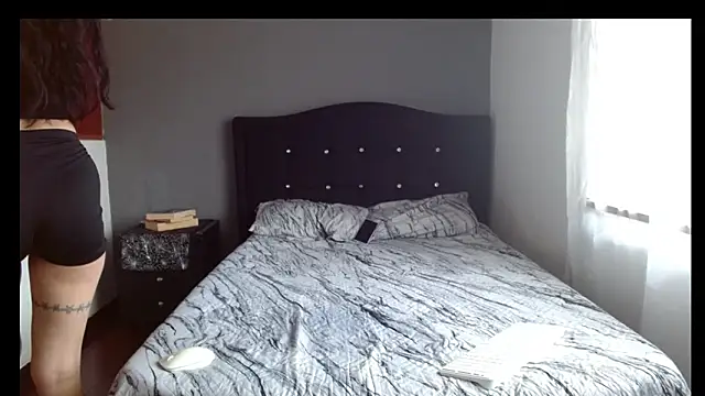 Emilia 1995 online show from March 31, 4:09 pm