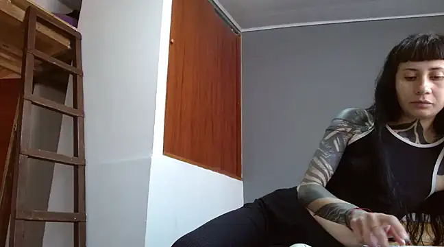 Emilia 1995 online show from March 10, 12:38 pm